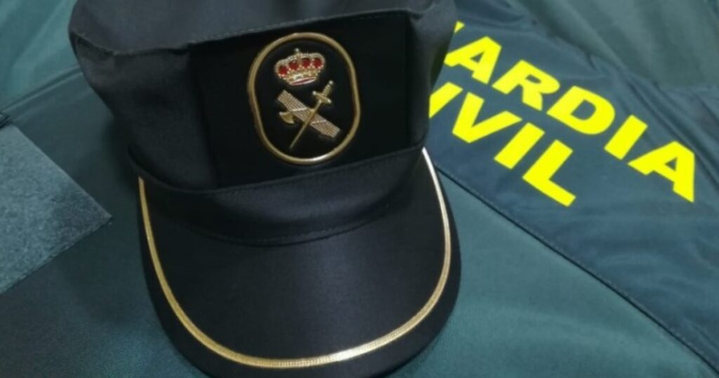 Tacro SL te presentamos las gorras de la Guardia Civil